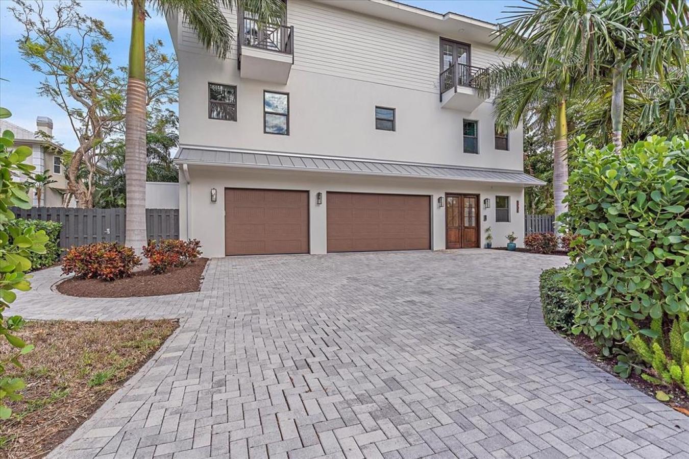 8201 MIDNIGHT PASS ROAD, SARASOTA, FL, 34242, United States, 4 Bedrooms Bedrooms, ,3 BathroomsBathrooms,Residential,For Sale,8201 MIDNIGHT PASS ROAD,1249321