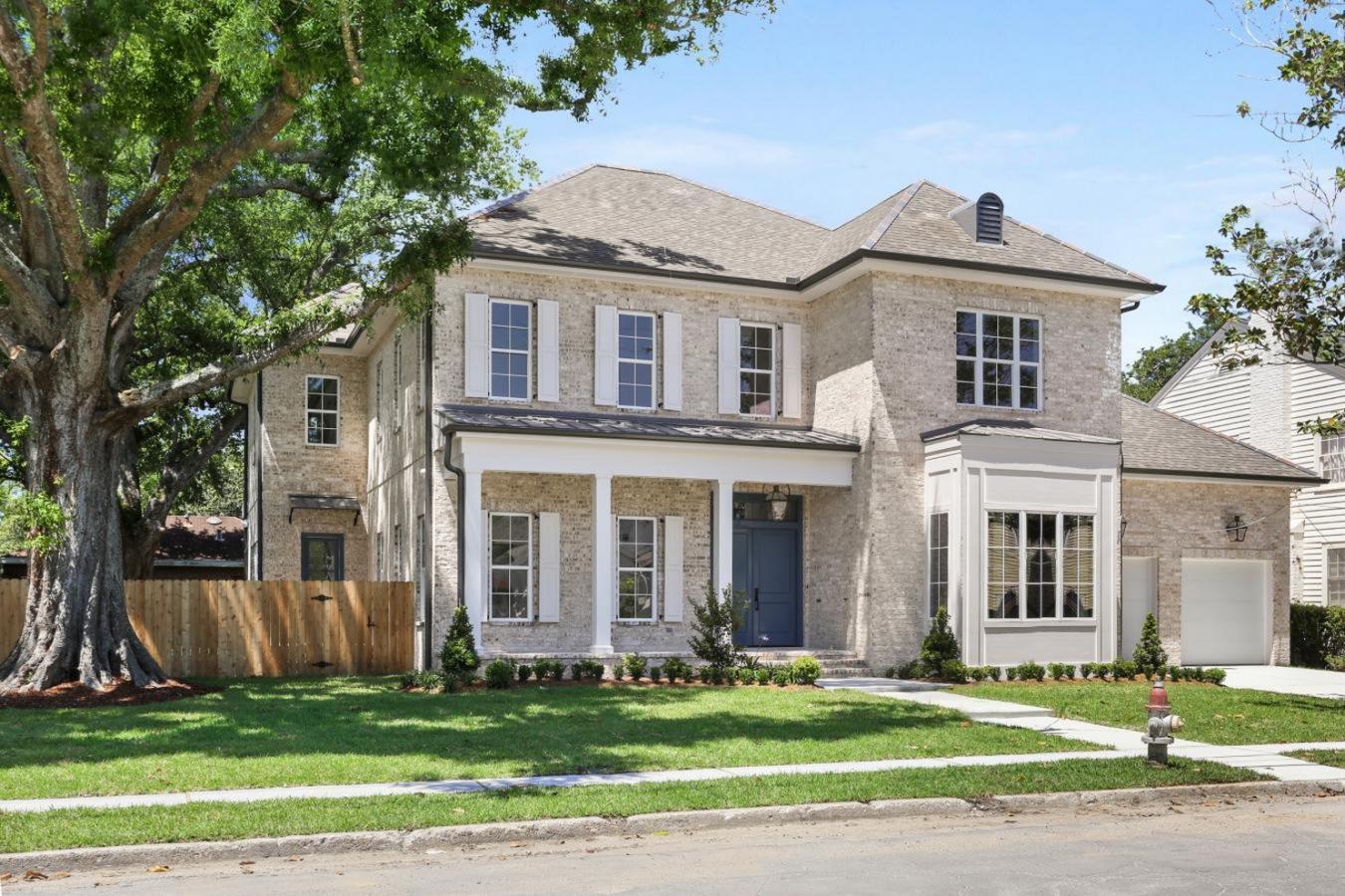 200 Bellaire Drive, New Orleans, LA, 70124, United States, 6 Bedrooms Bedrooms, ,5 BathroomsBathrooms,Residential,For Sale,200 Bellaire Drive,1252042