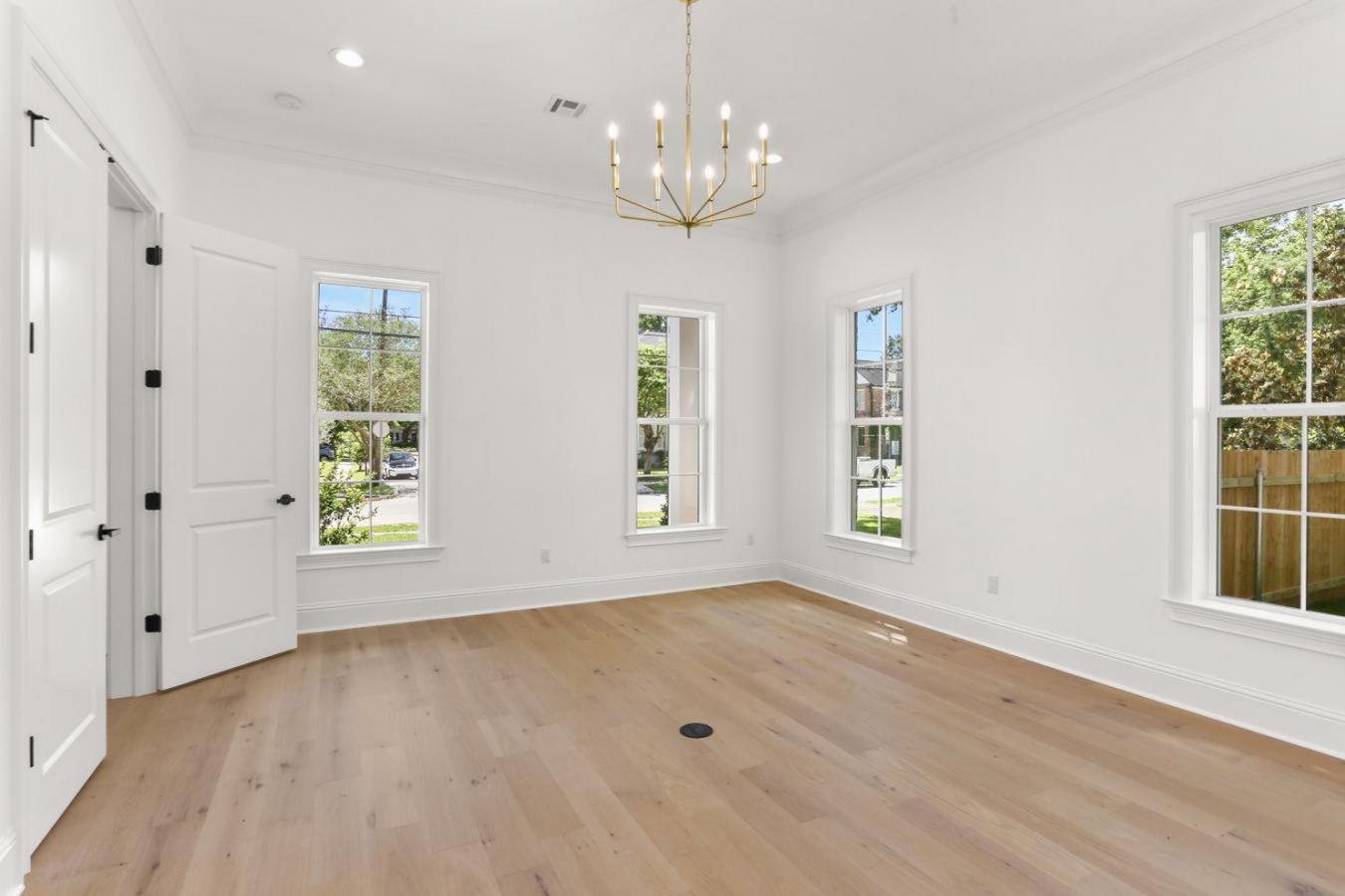 200 Bellaire Drive, New Orleans, LA, 70124, United States, 6 Bedrooms Bedrooms, ,5 BathroomsBathrooms,Residential,For Sale,200 Bellaire Drive,1252042