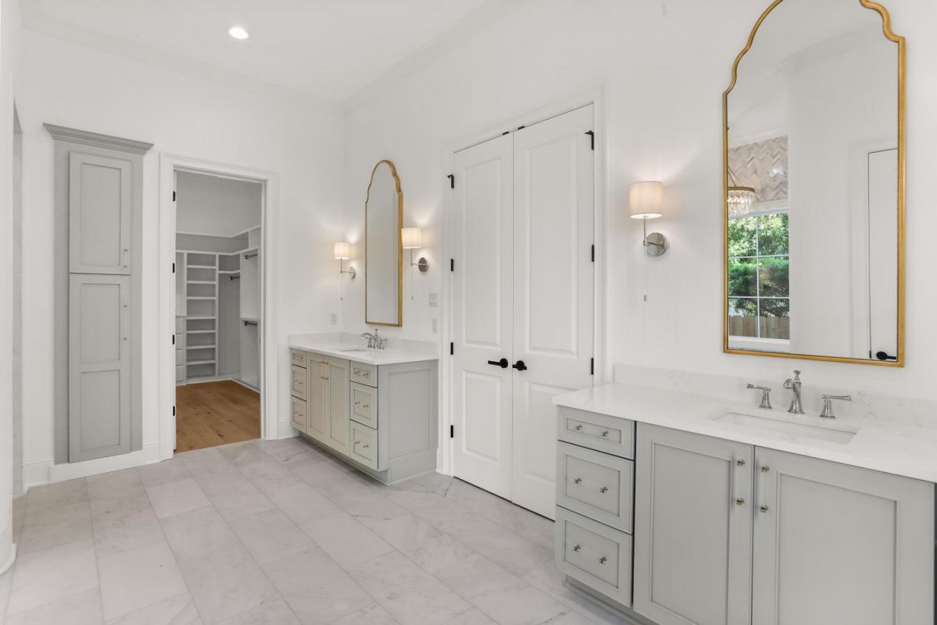 200 Bellaire Drive, New Orleans, LA, 70124, United States, 6 Bedrooms Bedrooms, ,5 BathroomsBathrooms,Residential,For Sale,200 Bellaire Drive,1252042