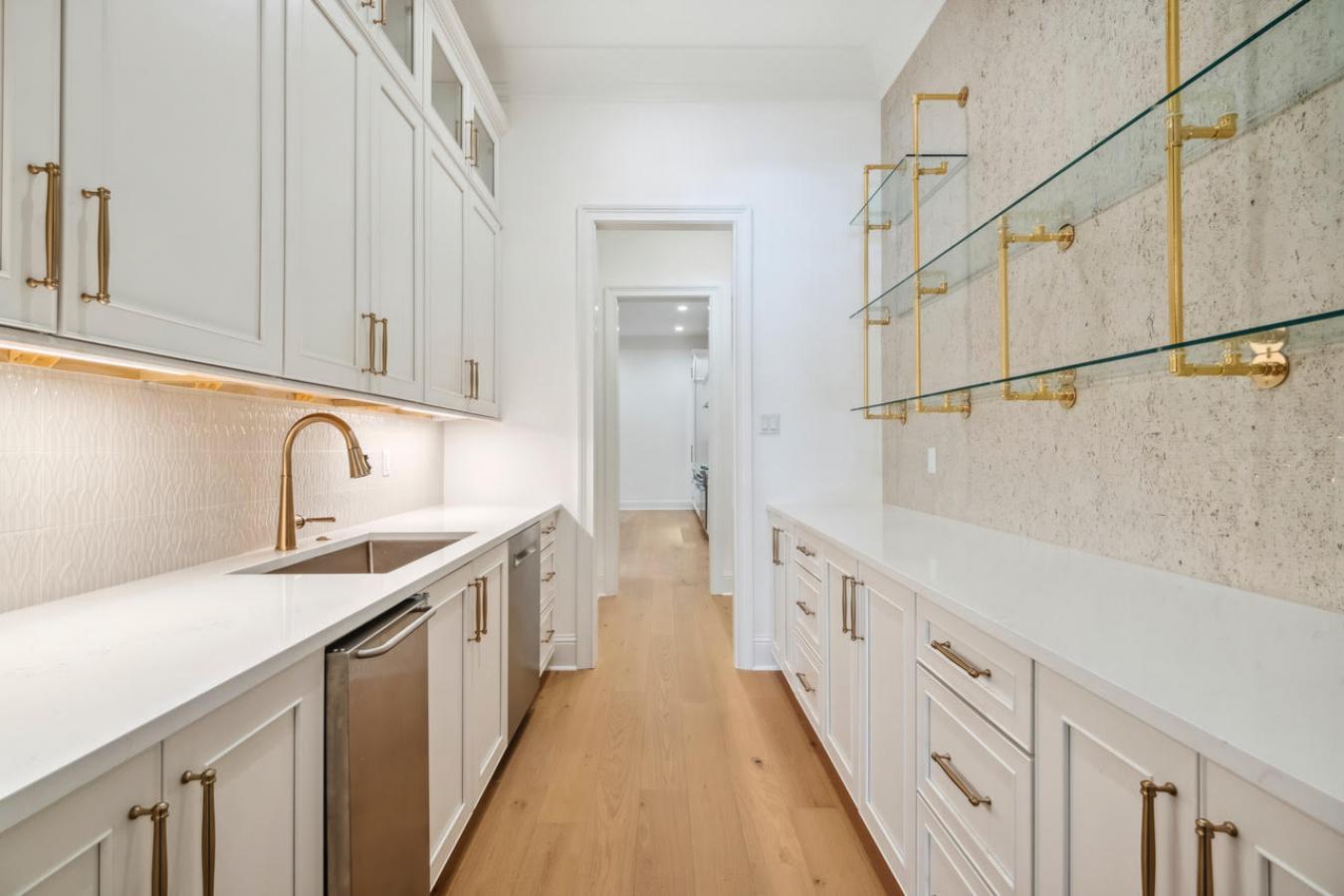 200 Bellaire Drive, New Orleans, LA, 70124, United States, 6 Bedrooms Bedrooms, ,5 BathroomsBathrooms,Residential,For Sale,200 Bellaire Drive,1252042