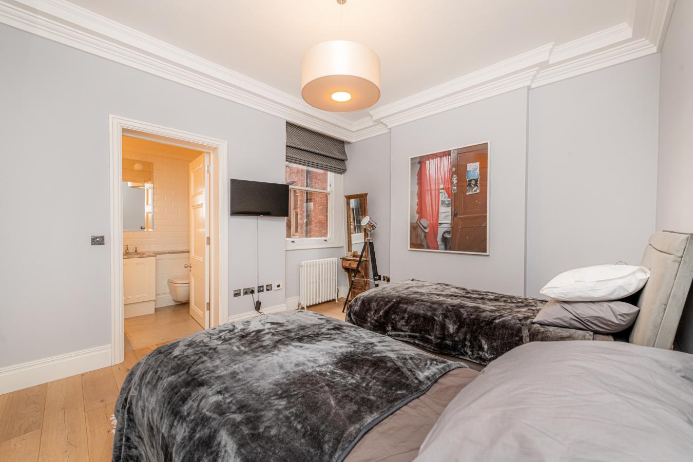 Ashley Gardens Ambrosden Avenue, London, SW1P 1QD, United Kingdom, 3 Bedrooms Bedrooms, ,3 BathroomsBathrooms,Residential,For Sale,Ashley Gardens Ambrosden Avenue,1253334