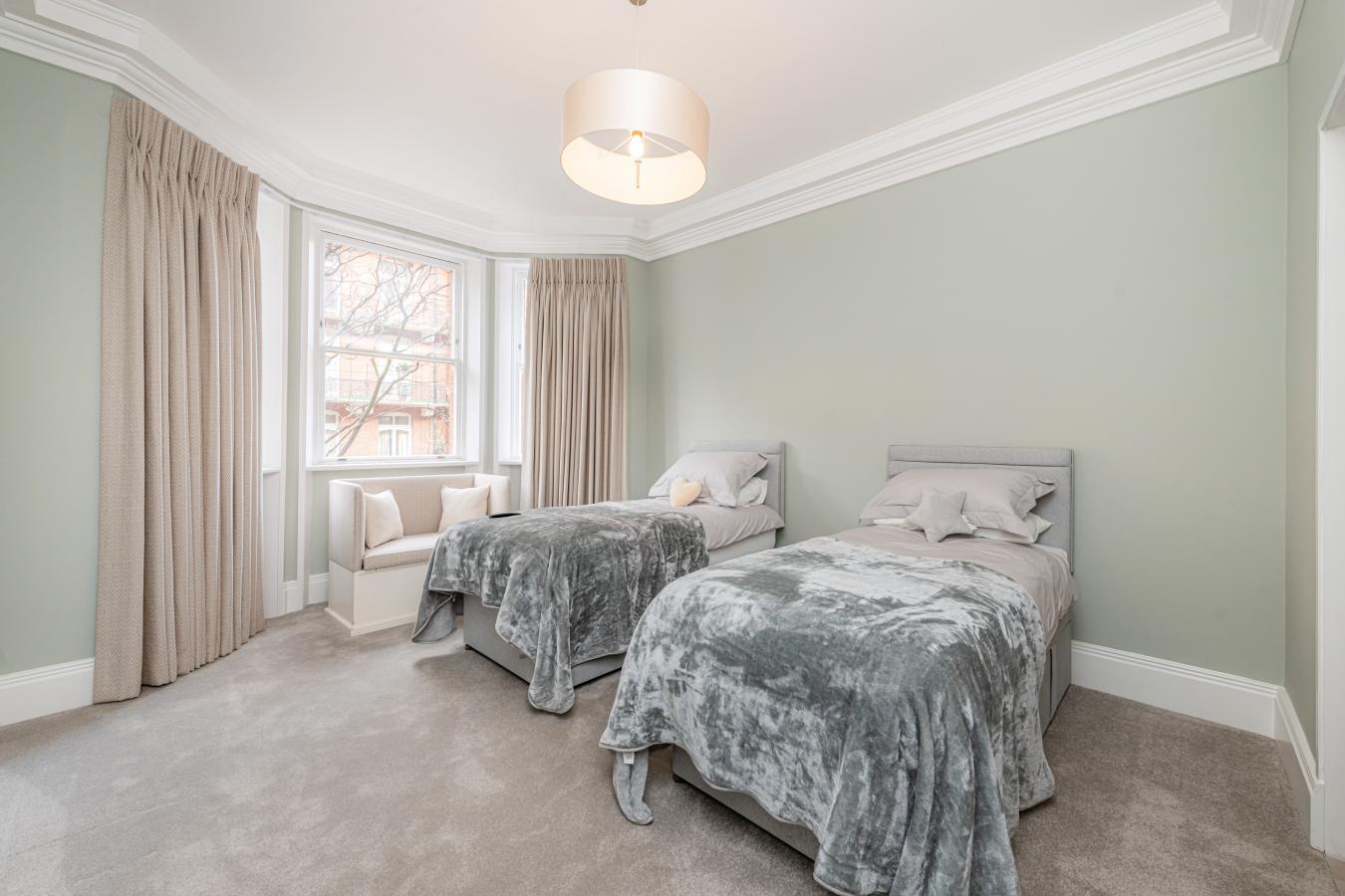 Ashley Gardens Ambrosden Avenue, London, SW1P 1QD, United Kingdom, 3 Bedrooms Bedrooms, ,3 BathroomsBathrooms,Residential,For Sale,Ashley Gardens Ambrosden Avenue,1253334
