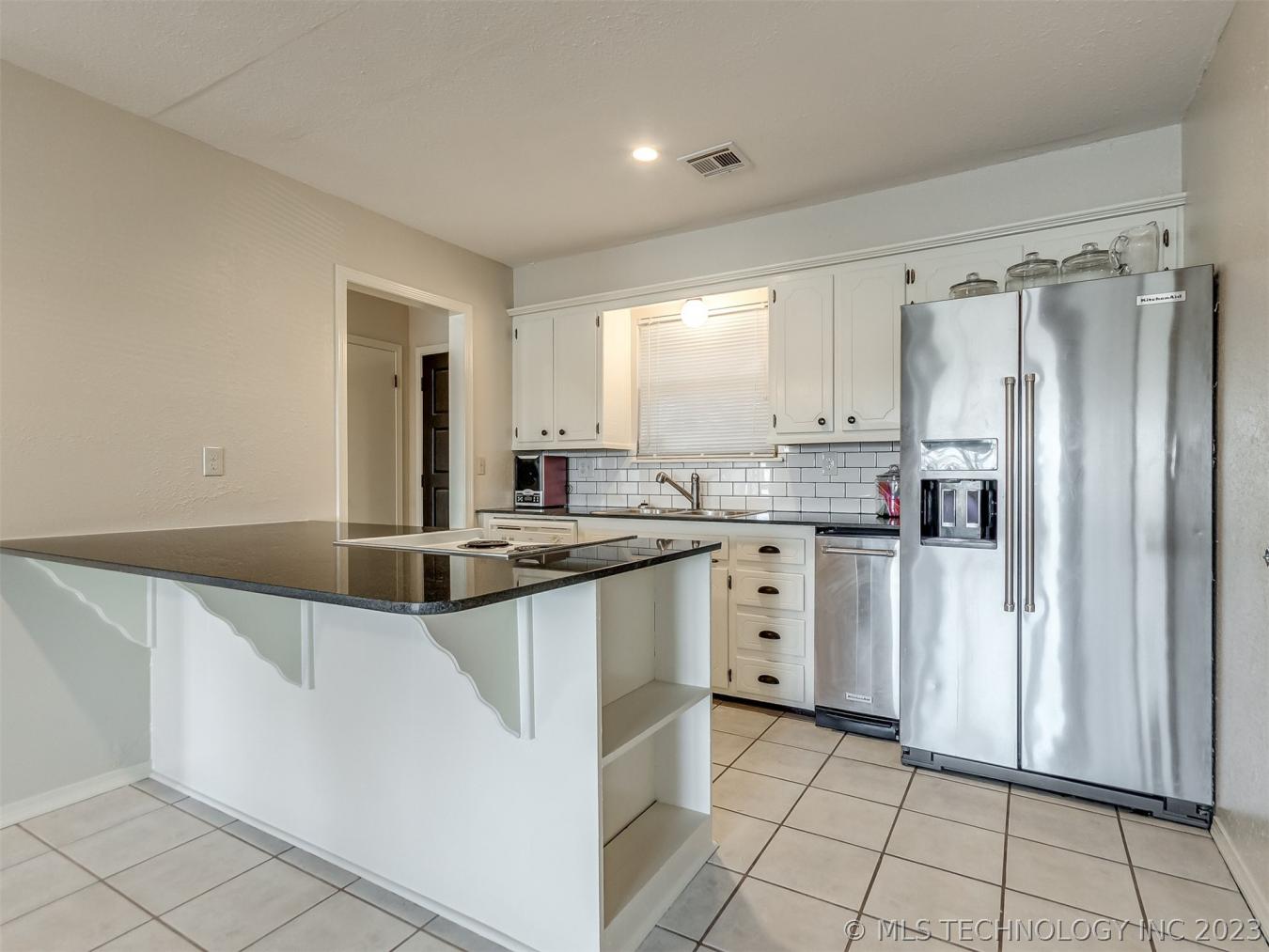 Exceptional waterfront home!! Home has been updated &amp; in fanta – image 17