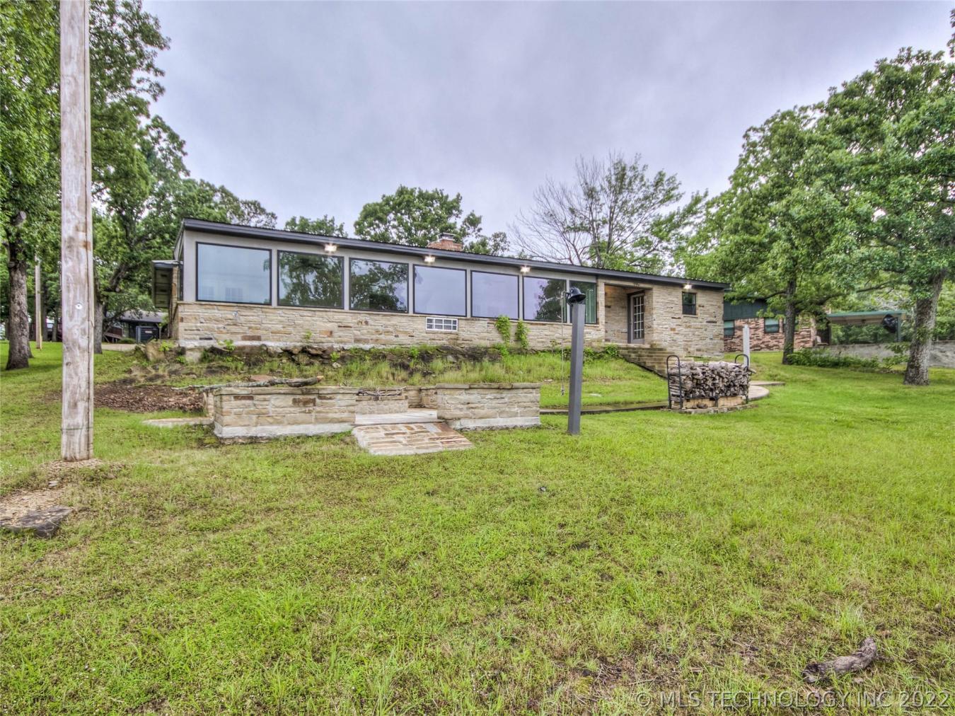 Exceptional waterfront home!! Home has been updated &amp; in fanta – image 6