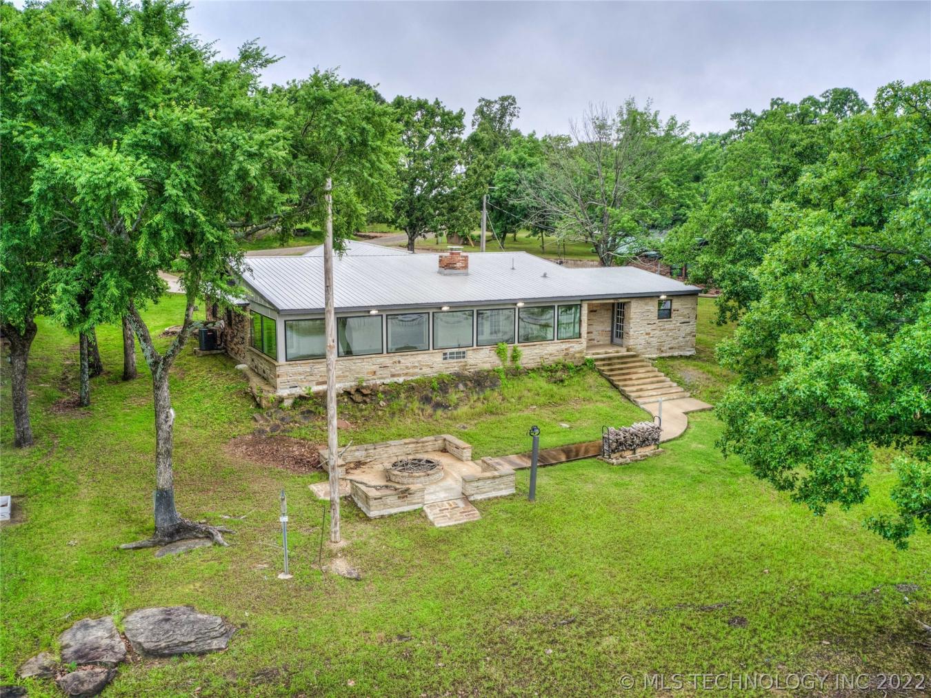 Exceptional waterfront home!! Home has been updated &amp; in fanta – image 7