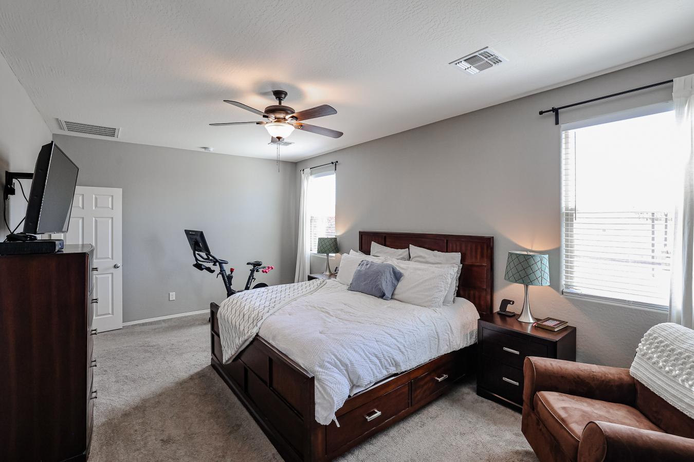 Discover your dream home! This 3 bed, 2 bath gem is located in a gated – image 18