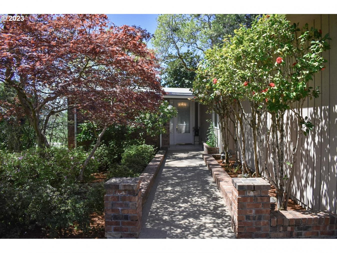 19 Royal Oaks Drive, Roseburg, OR, 97471, United States, 4 Bedrooms Bedrooms, ,3 BathroomsBathrooms,Residential,For Sale,19 Royal Oaks Drive,1259177