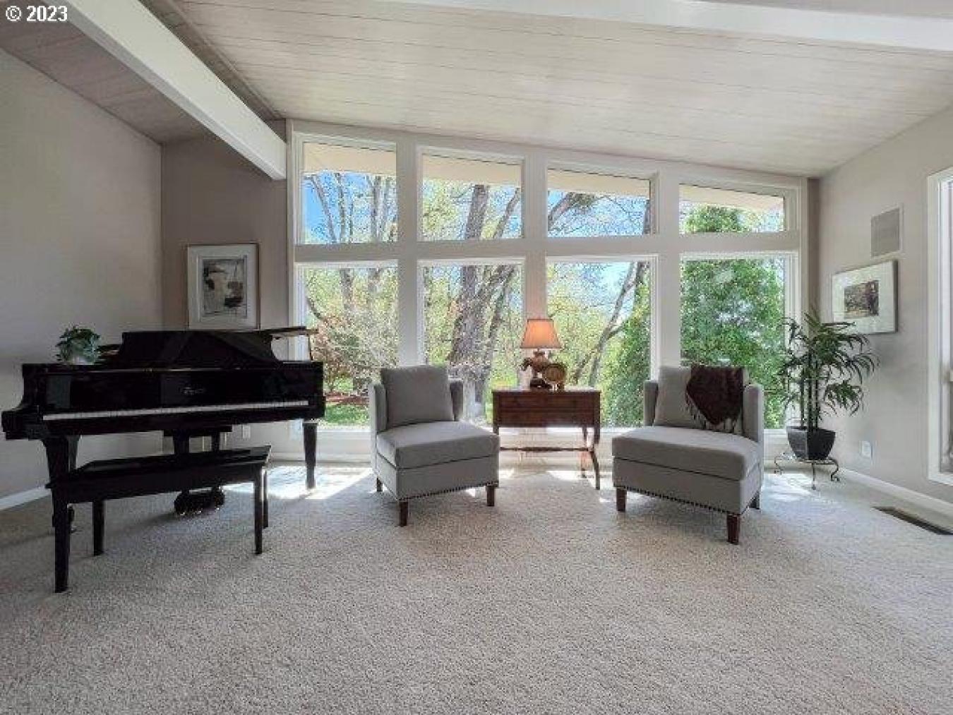 19 Royal Oaks Drive, Roseburg, OR, 97471, United States, 4 Bedrooms Bedrooms, ,3 BathroomsBathrooms,Residential,For Sale,19 Royal Oaks Drive,1259177
