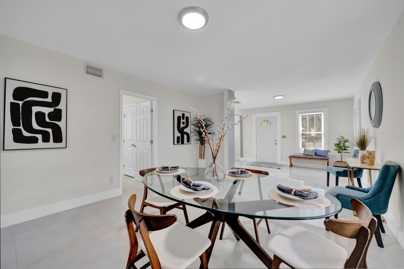 Discover your personal paradise in Panama Gardens! This fully renovate – image 10