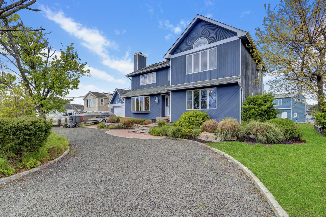 61 Shore Rd, Amityville, New York, 11701, United States, 4 Bedrooms Bedrooms, ,2 BathroomsBathrooms,Residential,For Sale,61 Shore Rd,1263867