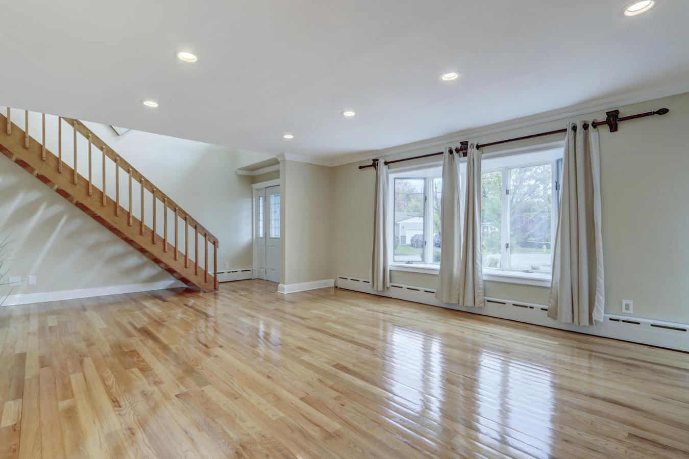 61 Shore Rd, Amityville, New York, 11701, United States, 4 Bedrooms Bedrooms, ,2 BathroomsBathrooms,Residential,For Sale,61 Shore Rd,1263867