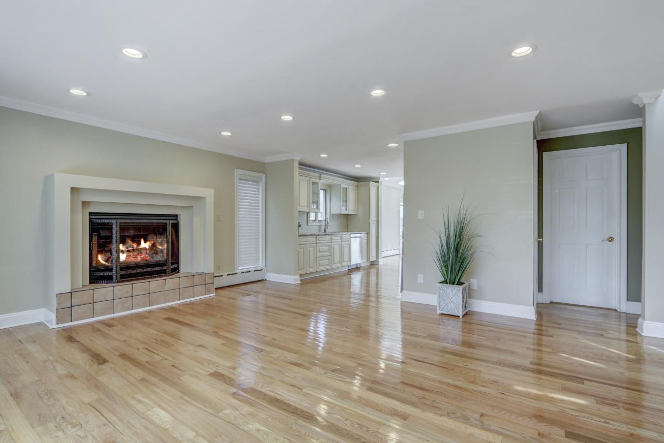 61 Shore Rd, Amityville, New York, 11701, United States, 4 Bedrooms Bedrooms, ,2 BathroomsBathrooms,Residential,For Sale,61 Shore Rd,1263867