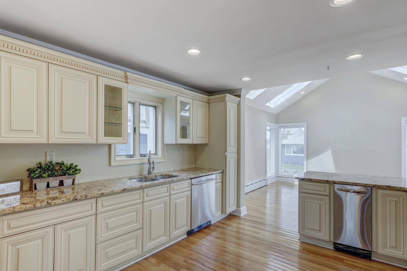 61 Shore Rd, Amityville, New York, 11701, United States, 4 Bedrooms Bedrooms, ,2 BathroomsBathrooms,Residential,For Sale,61 Shore Rd,1263867