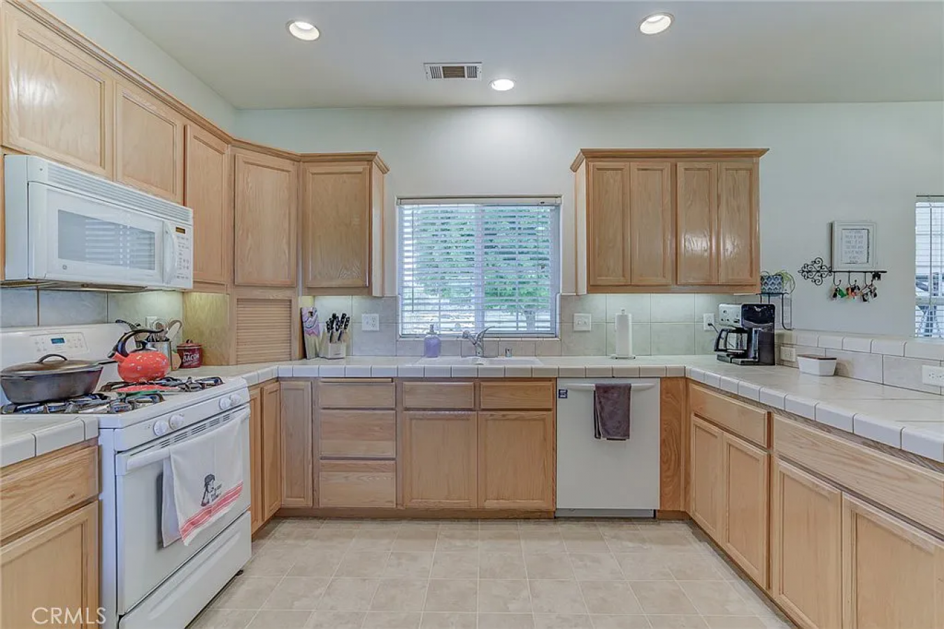 Welcome to 19805 Bowman Rd, Cottonwood, CA! This stunning property off – image 14