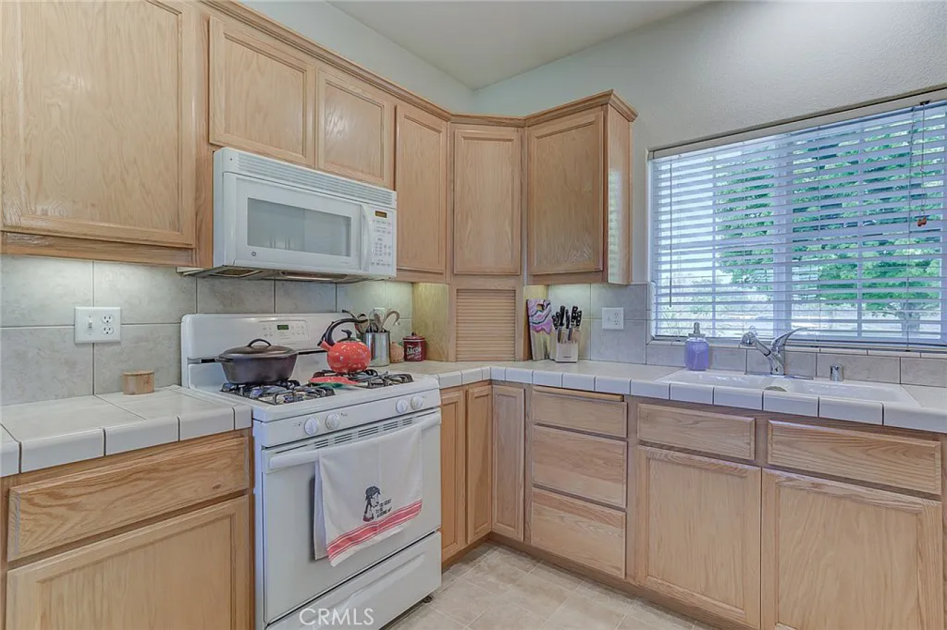 Welcome to 19805 Bowman Rd, Cottonwood, CA! This stunning property off – image 15