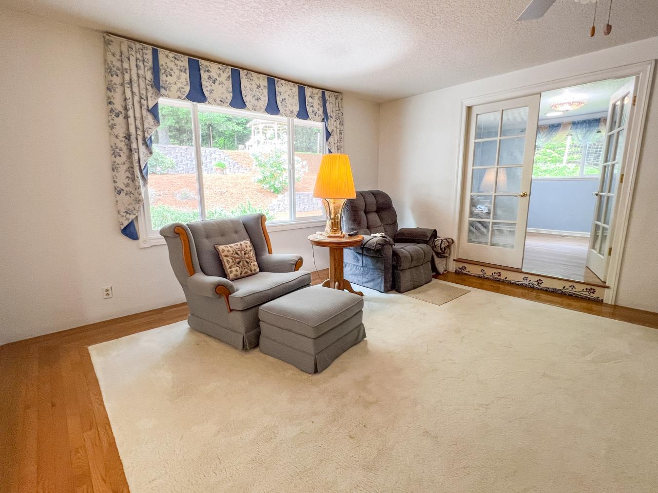 250 Mountain Drive, Roseburg, OR, 97471, United States, 4 Bedrooms Bedrooms, ,3 BathroomsBathrooms,Residential,For Sale,250 Mountain Drive,1268209