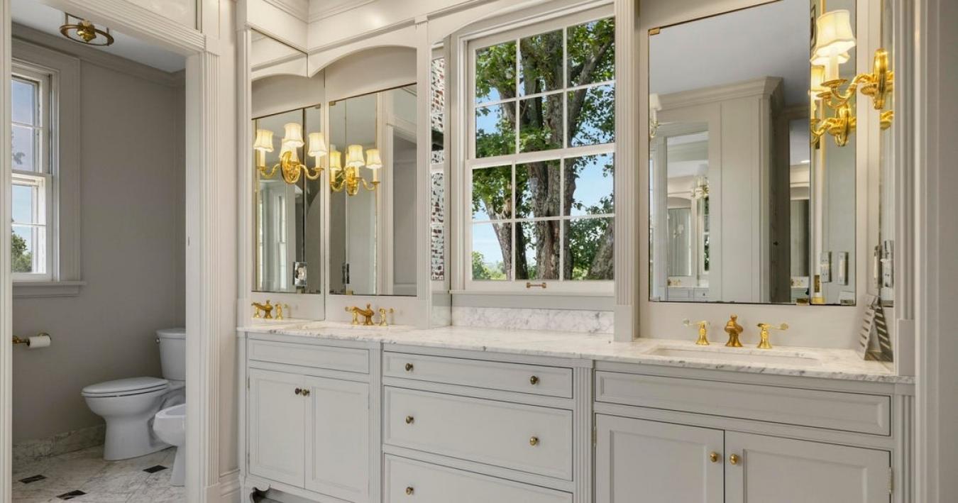 8234 Sutherland Farm Road, Prospect, KY, 40059, United States, 6 Bedrooms Bedrooms, ,4 BathroomsBathrooms,Residential,For Sale,8234 Sutherland Farm Road,1272624