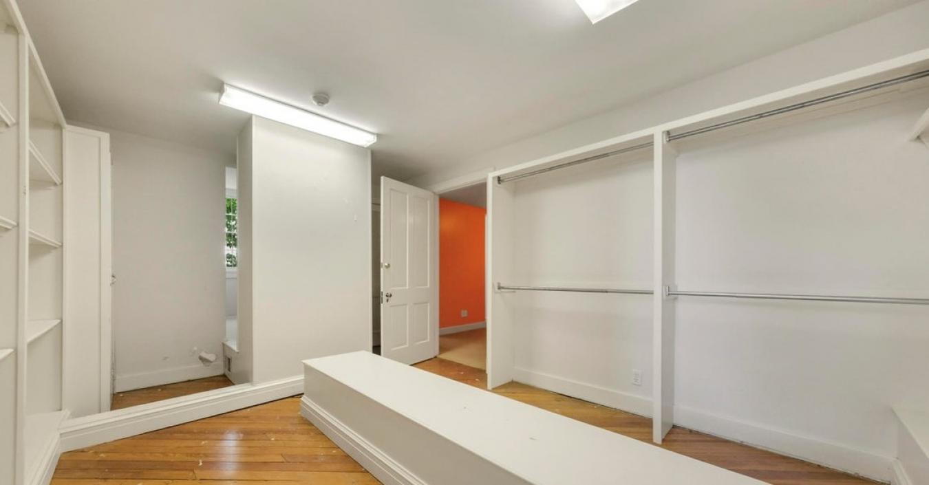 8234 Sutherland Farm Road, Prospect, KY, 40059, United States, 6 Bedrooms Bedrooms, ,4 BathroomsBathrooms,Residential,For Sale,8234 Sutherland Farm Road,1272624