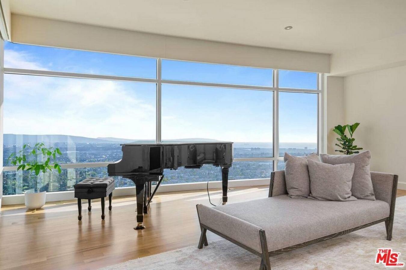 1 W Century Drive #35A, Los Angeles, CA, 90067, United States, 4 Bedrooms Bedrooms, ,6 BathroomsBathrooms,Residential,For Sale,1 W Century Drive #35A,1272623