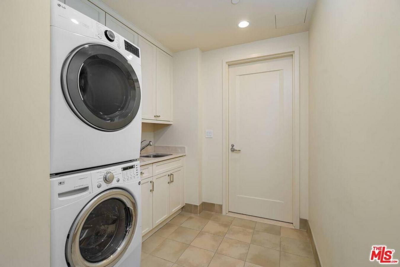 1 W Century Drive #35A, Los Angeles, CA, 90067, United States, 4 Bedrooms Bedrooms, ,6 BathroomsBathrooms,Residential,For Sale,1 W Century Drive #35A,1272623