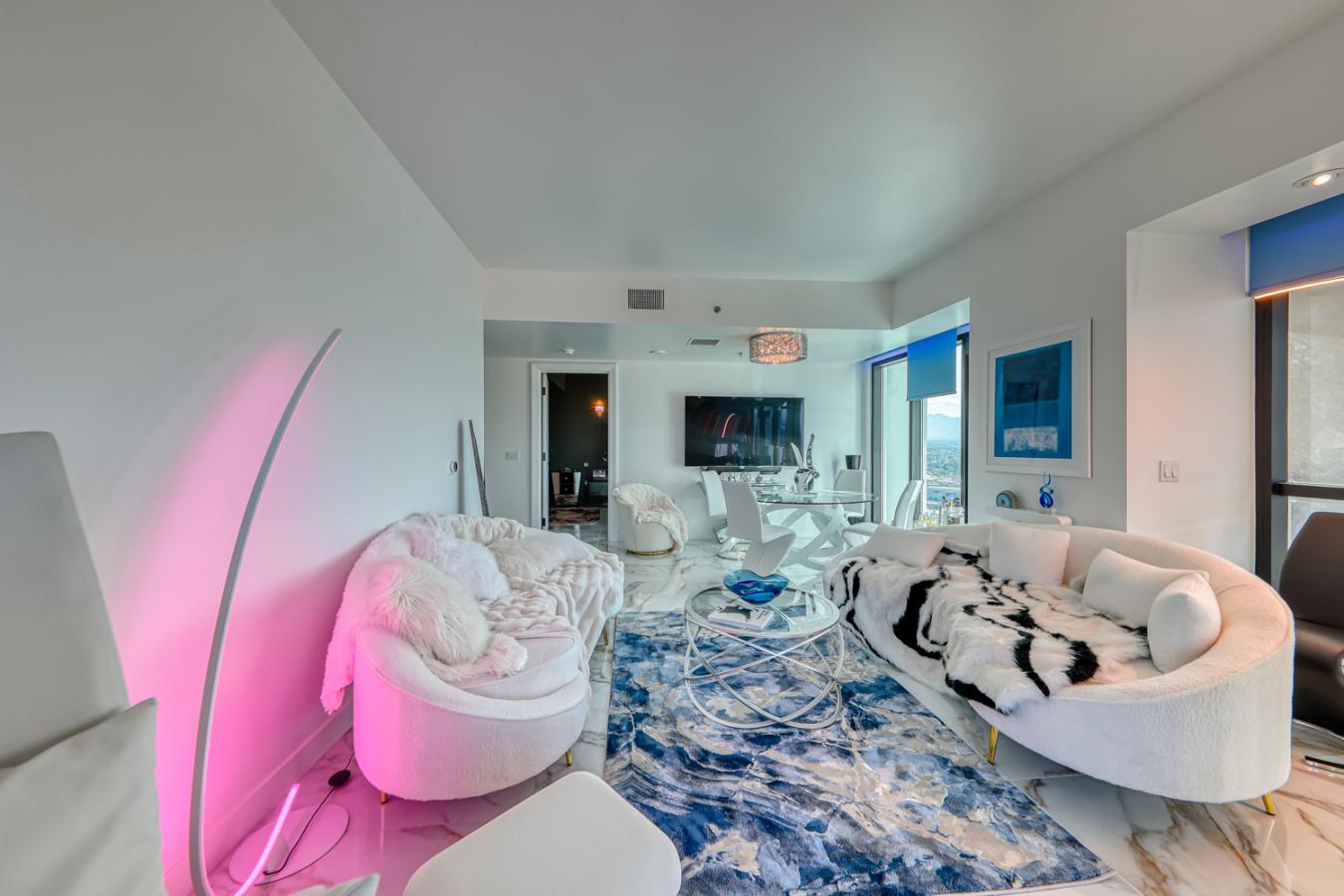2700 Las Vegas Boulevard, Las Vegas, NV, 89109, United States, 2 Bedrooms Bedrooms, ,2 BathroomsBathrooms,Residential,For Sale,2700 Las Vegas Boulevard,1274223