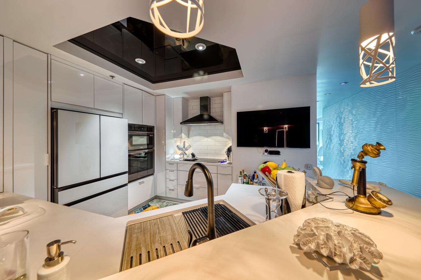2700 Las Vegas Boulevard, Las Vegas, NV, 89109, United States, 2 Bedrooms Bedrooms, ,2 BathroomsBathrooms,Residential,For Sale,2700 Las Vegas Boulevard,1274223