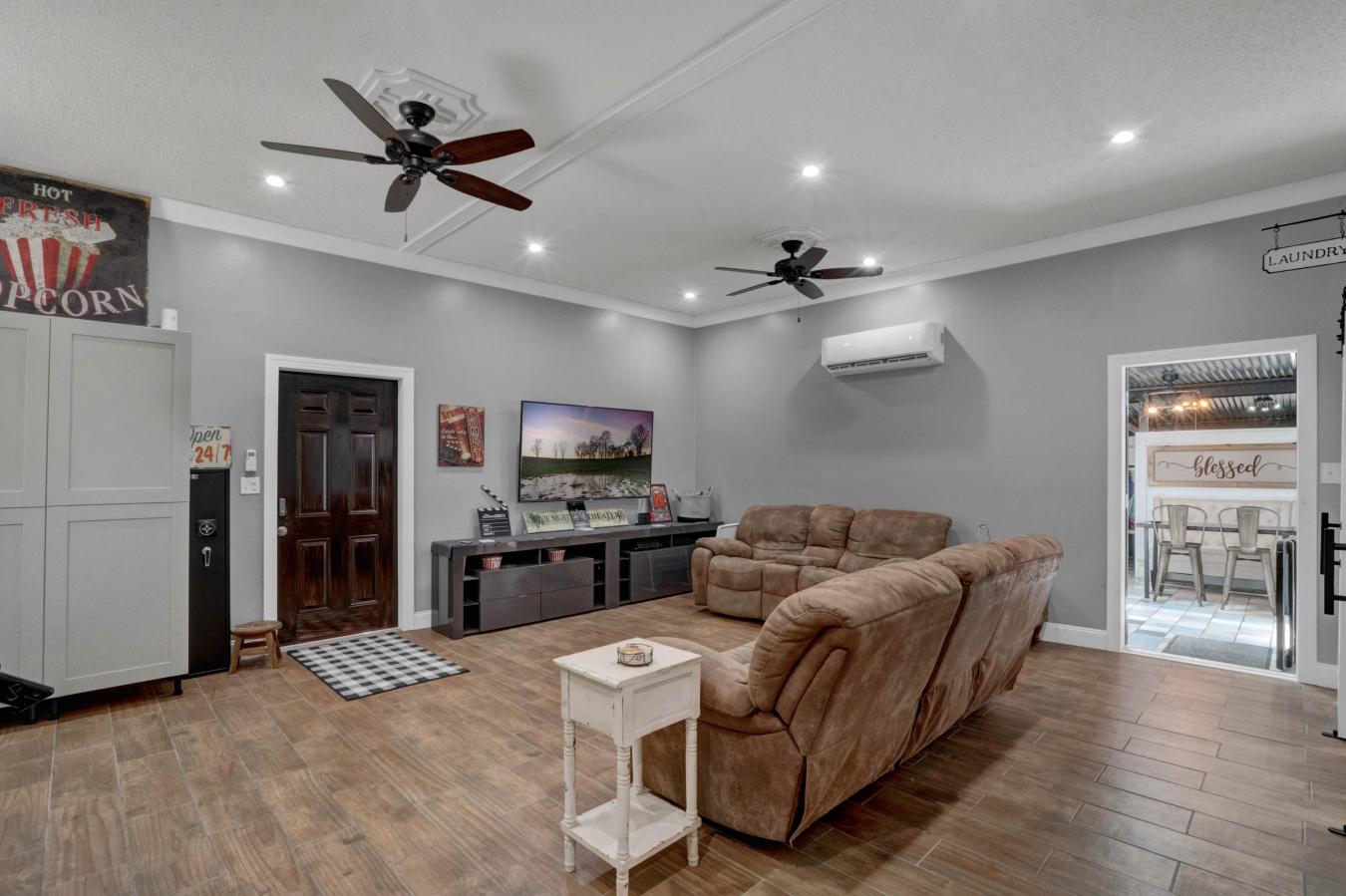 1000 Elm Street, Oviedo, Florida, United States, 4 Bedrooms Bedrooms, ,3 BathroomsBathrooms,Residential,For Sale,1000 Elm Street,1280581