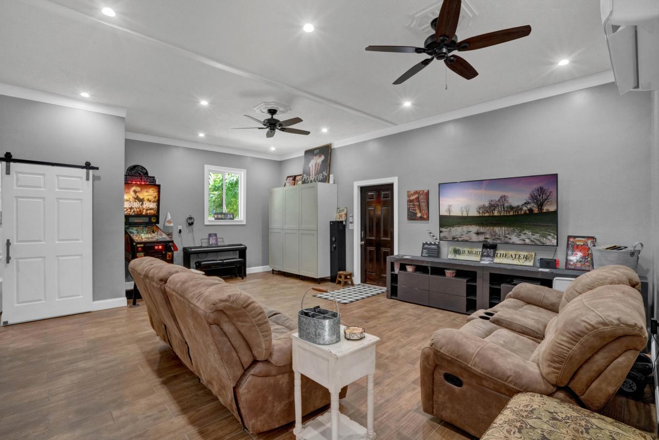 1000 Elm Street, Oviedo, Florida, United States, 4 Bedrooms Bedrooms, ,3 BathroomsBathrooms,Residential,For Sale,1000 Elm Street,1280581