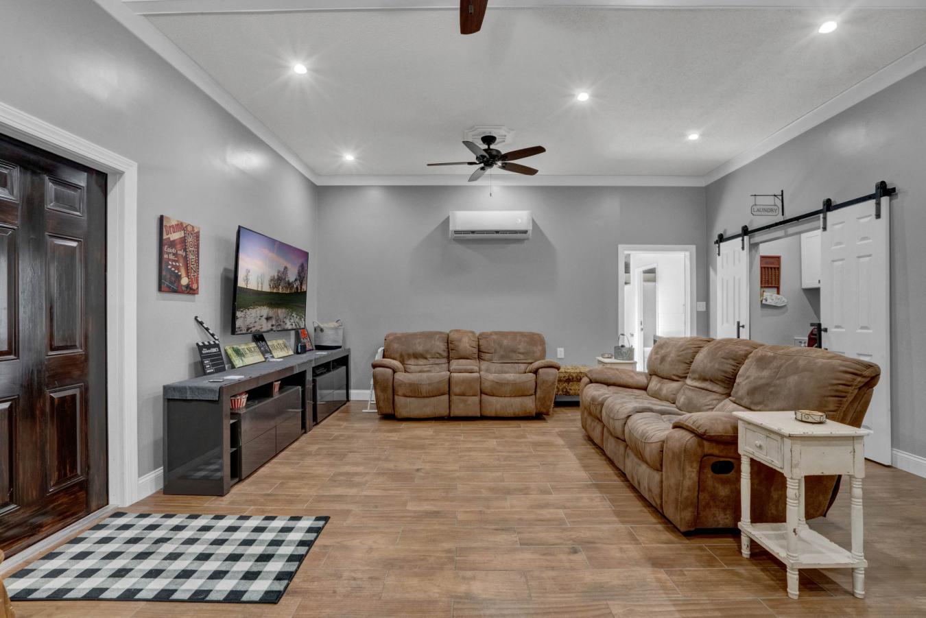 1000 Elm Street, Oviedo, Florida, United States, 4 Bedrooms Bedrooms, ,3 BathroomsBathrooms,Residential,For Sale,1000 Elm Street,1280581