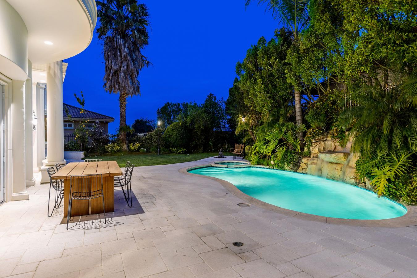 2229 Summitridge Drive, Beverly Hill, CA, 90210, United States, 6 Bedrooms Bedrooms, ,8 BathroomsBathrooms,Residential,For Sale,2229 Summitridge Drive,1278392