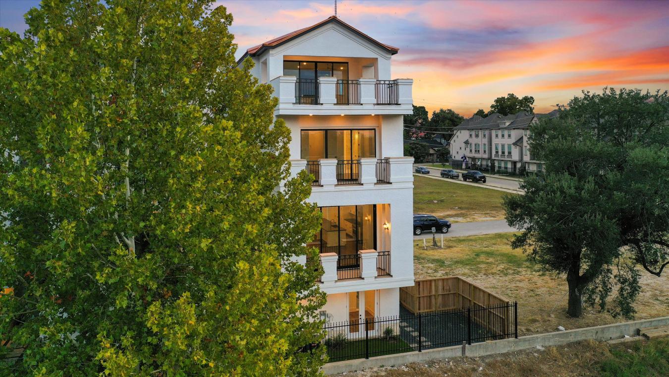 615 N Live Oak, Houston, Texas, 77003, United States, 4 Bedrooms Bedrooms, ,4 BathroomsBathrooms,Residential,For Sale,615 N Live Oak,1280508