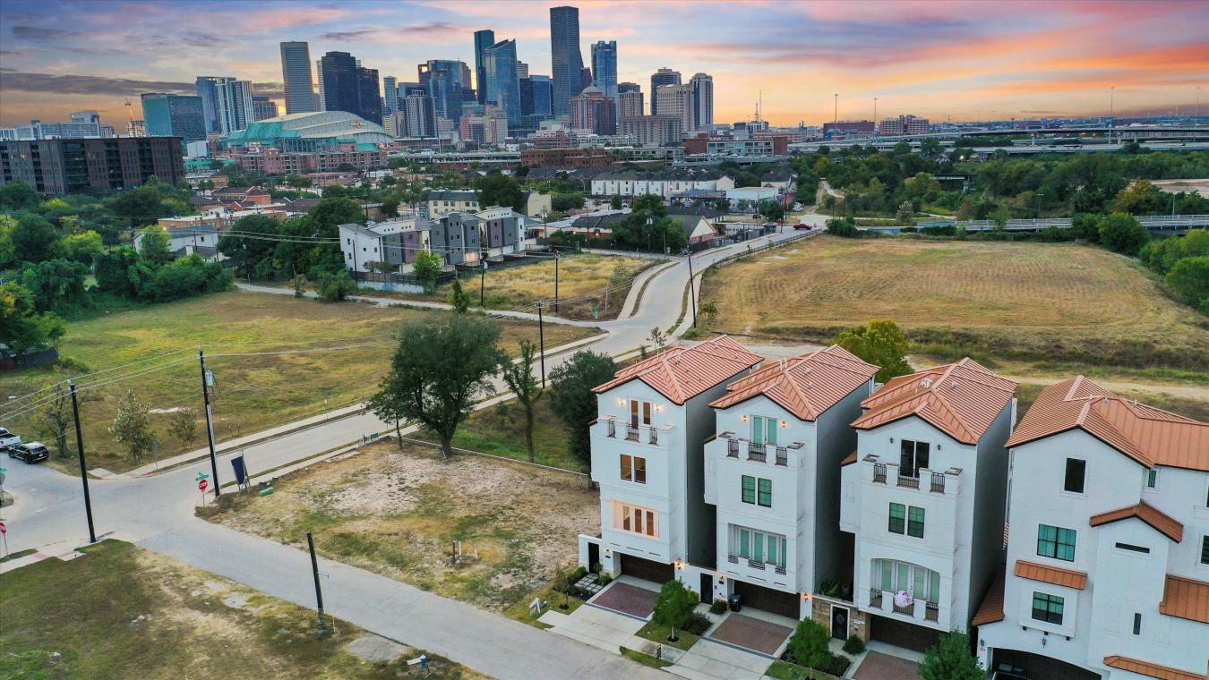 615 N Live Oak, Houston, Texas, 77003, United States, 4 Bedrooms Bedrooms, ,4 BathroomsBathrooms,Residential,For Sale,615 N Live Oak,1280508