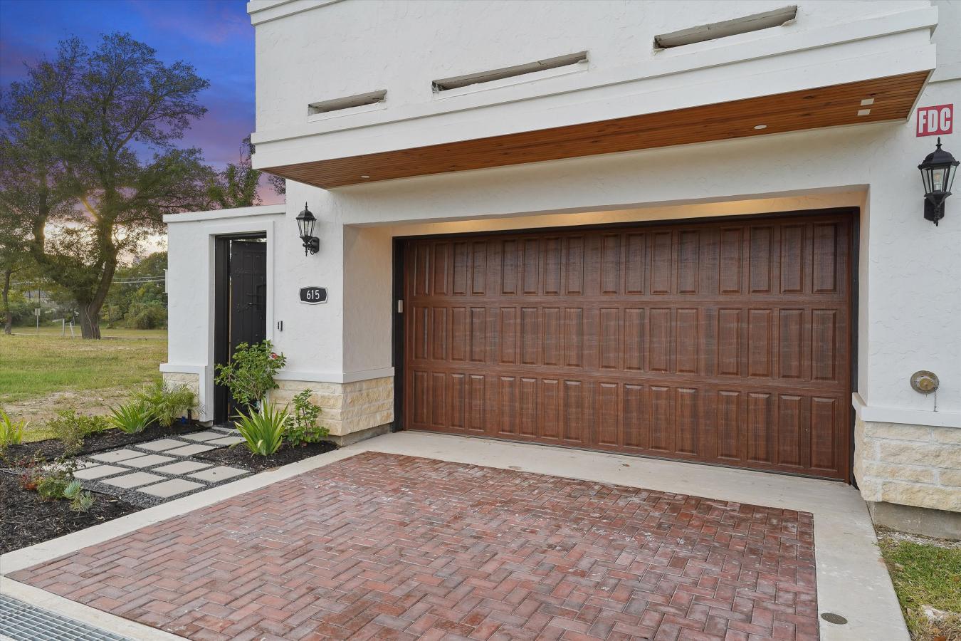 615 N Live Oak, Houston, Texas, 77003, United States, 4 Bedrooms Bedrooms, ,4 BathroomsBathrooms,Residential,For Sale,615 N Live Oak,1280508