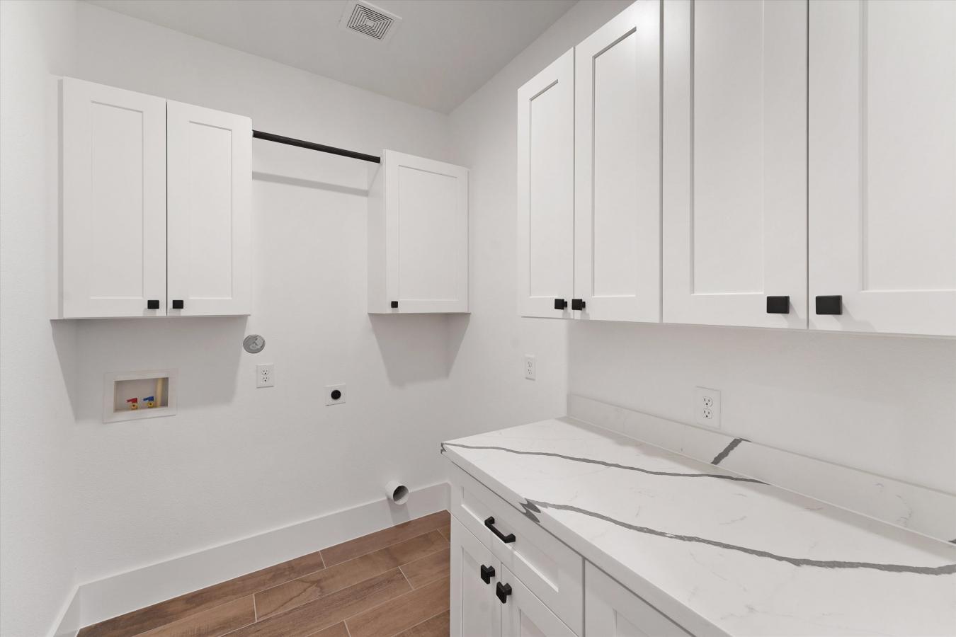 615 N Live Oak, Houston, Texas, 77003, United States, 4 Bedrooms Bedrooms, ,4 BathroomsBathrooms,Residential,For Sale,615 N Live Oak,1280508