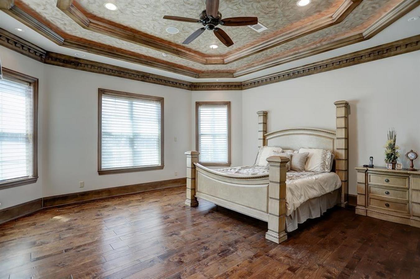 4943 Glenmeadow Drive, Houston, TX, 77096, United States, 6 Bedrooms Bedrooms, ,6 BathroomsBathrooms,Residential,For Sale,4943 Glenmeadow Drive,1282307