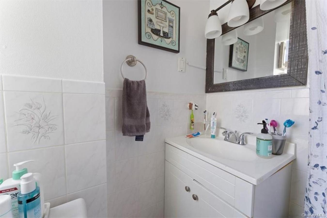 1486 Saint Lawrence Avenue, Bronx, NY, 10460, United States, 5 Bedrooms Bedrooms, ,2 BathroomsBathrooms,Residential,For Sale,1486 Saint Lawrence Avenue,1283022