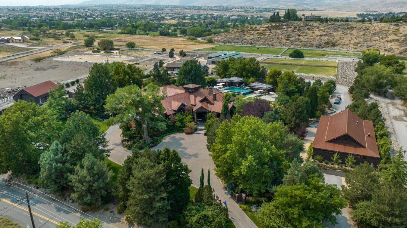This extraordinary estate once owned by the Harrah family in the heart – image 1