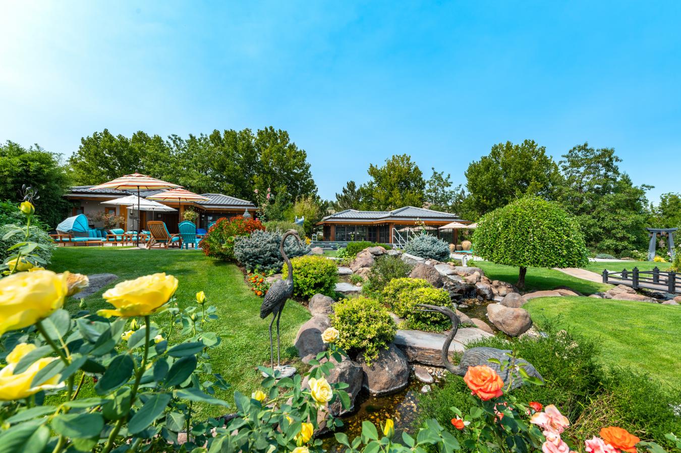 This extraordinary estate once owned by the Harrah family in the heart – image 11