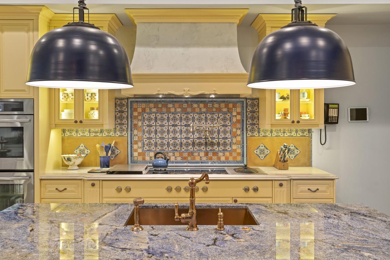 This extraordinary estate once owned by the Harrah family in the heart – image 18