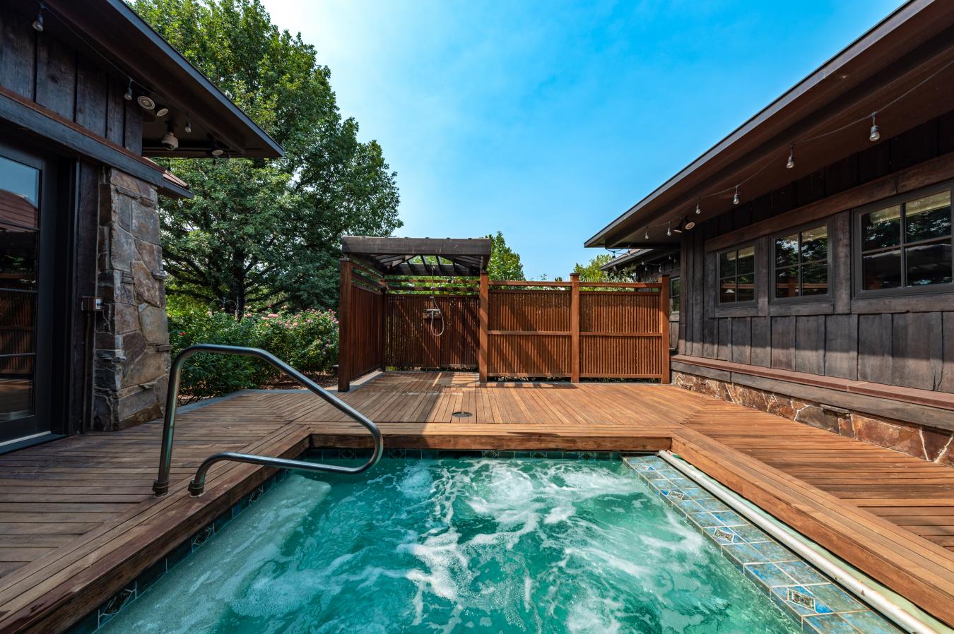 This extraordinary estate once owned by the Harrah family in the heart – image 19