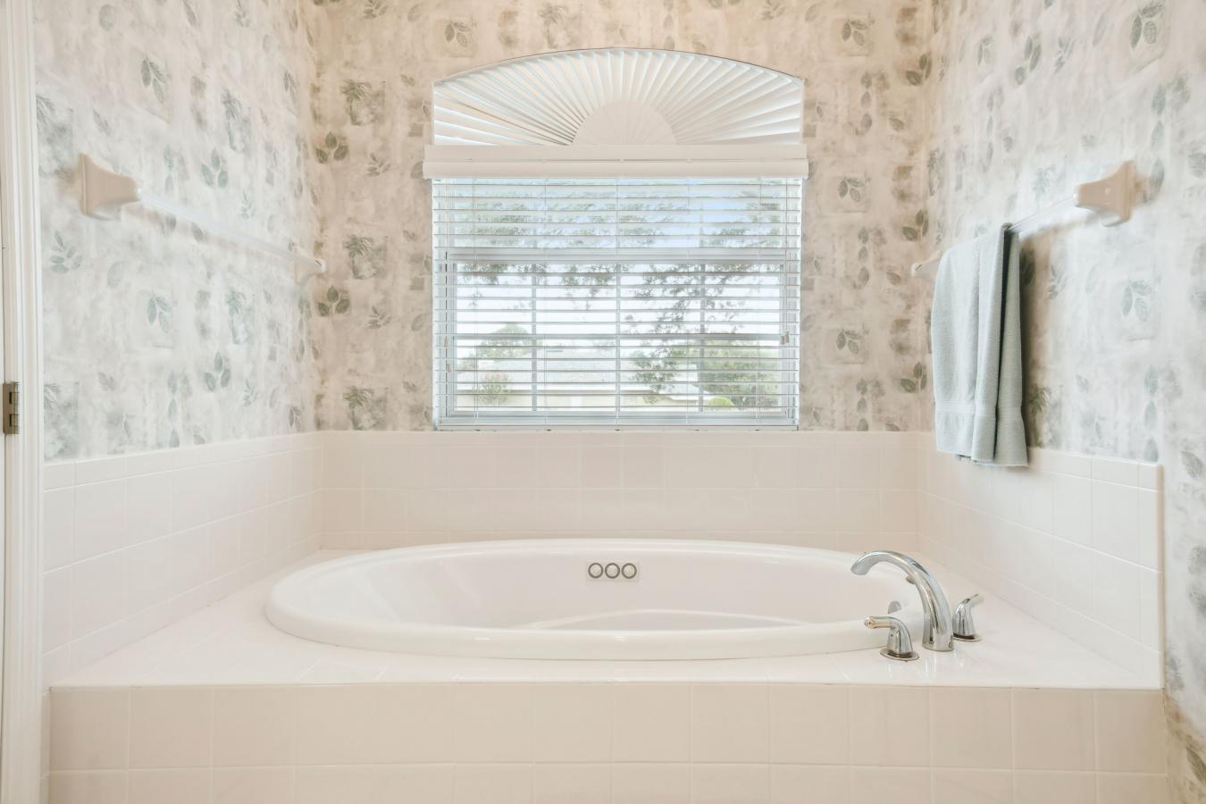 304 Lochen Circle SE, Winter Haven, FL, 33884, United States, 4 Bedrooms Bedrooms, ,3 BathroomsBathrooms,Residential,For Sale,304 Lochen Circle SE,1293184