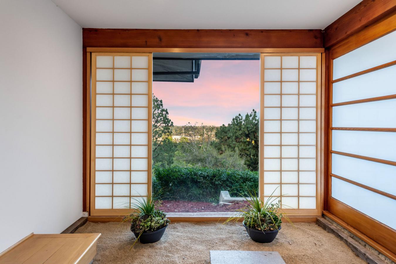 945 Linda Vista Avenue, Pasadena, CA, 91103, United States, 3 Bedrooms Bedrooms, ,2 BathroomsBathrooms,Residential,For Sale,945 Linda Vista Avenue,1290010