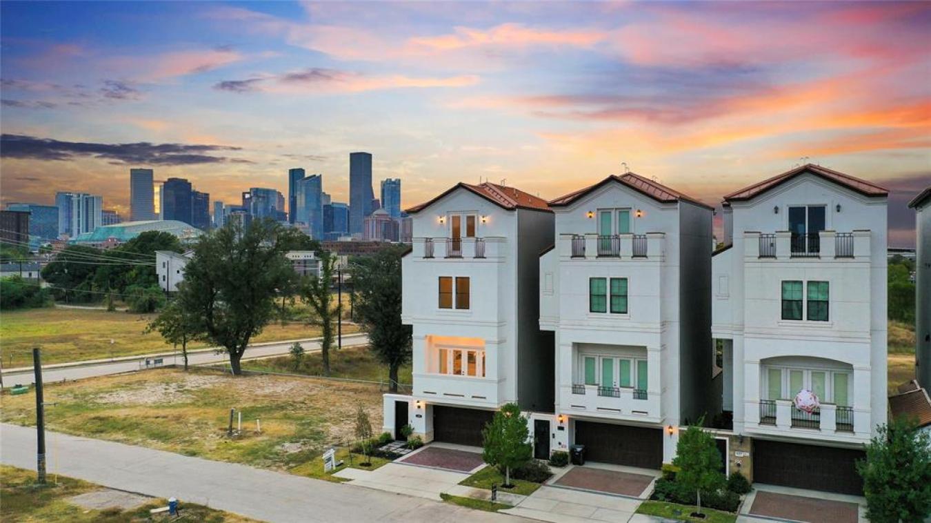 615 N Live Oak Street, Houston, TX, 77003, United States, 4 Bedrooms Bedrooms, ,4 BathroomsBathrooms,Residential,For Sale,615 N Live Oak Street,1292939