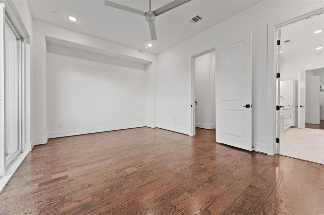 615 N Live Oak Street, Houston, TX, 77003, United States, 4 Bedrooms Bedrooms, ,4 BathroomsBathrooms,Residential,For Sale,615 N Live Oak Street,1292939