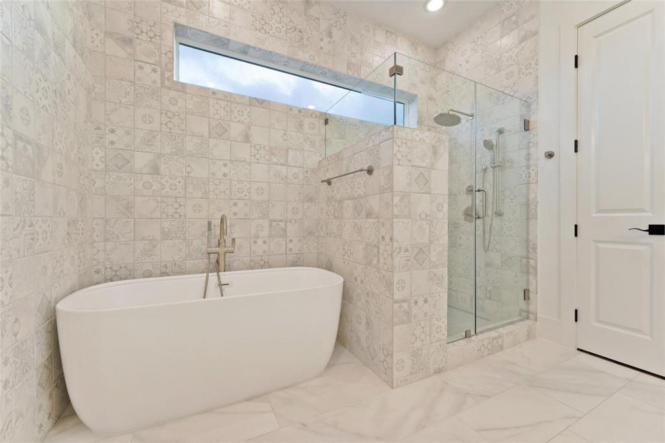 615 N Live Oak Street, Houston, TX, 77003, United States, 4 Bedrooms Bedrooms, ,4 BathroomsBathrooms,Residential,For Sale,615 N Live Oak Street,1292939