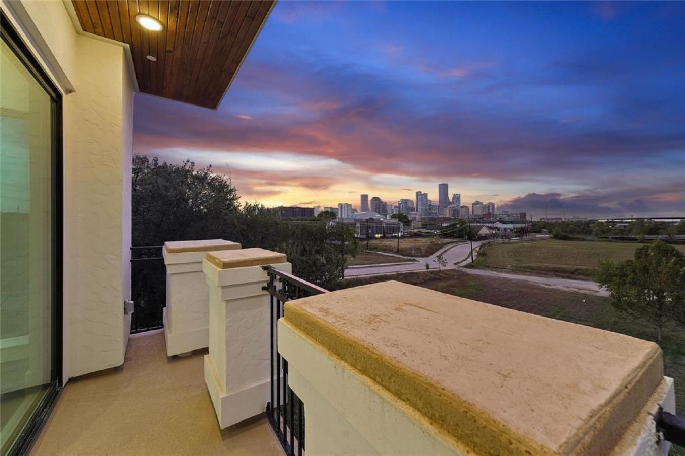 615 N Live Oak Street, Houston, TX, 77003, United States, 4 Bedrooms Bedrooms, ,4 BathroomsBathrooms,Residential,For Sale,615 N Live Oak Street,1292939