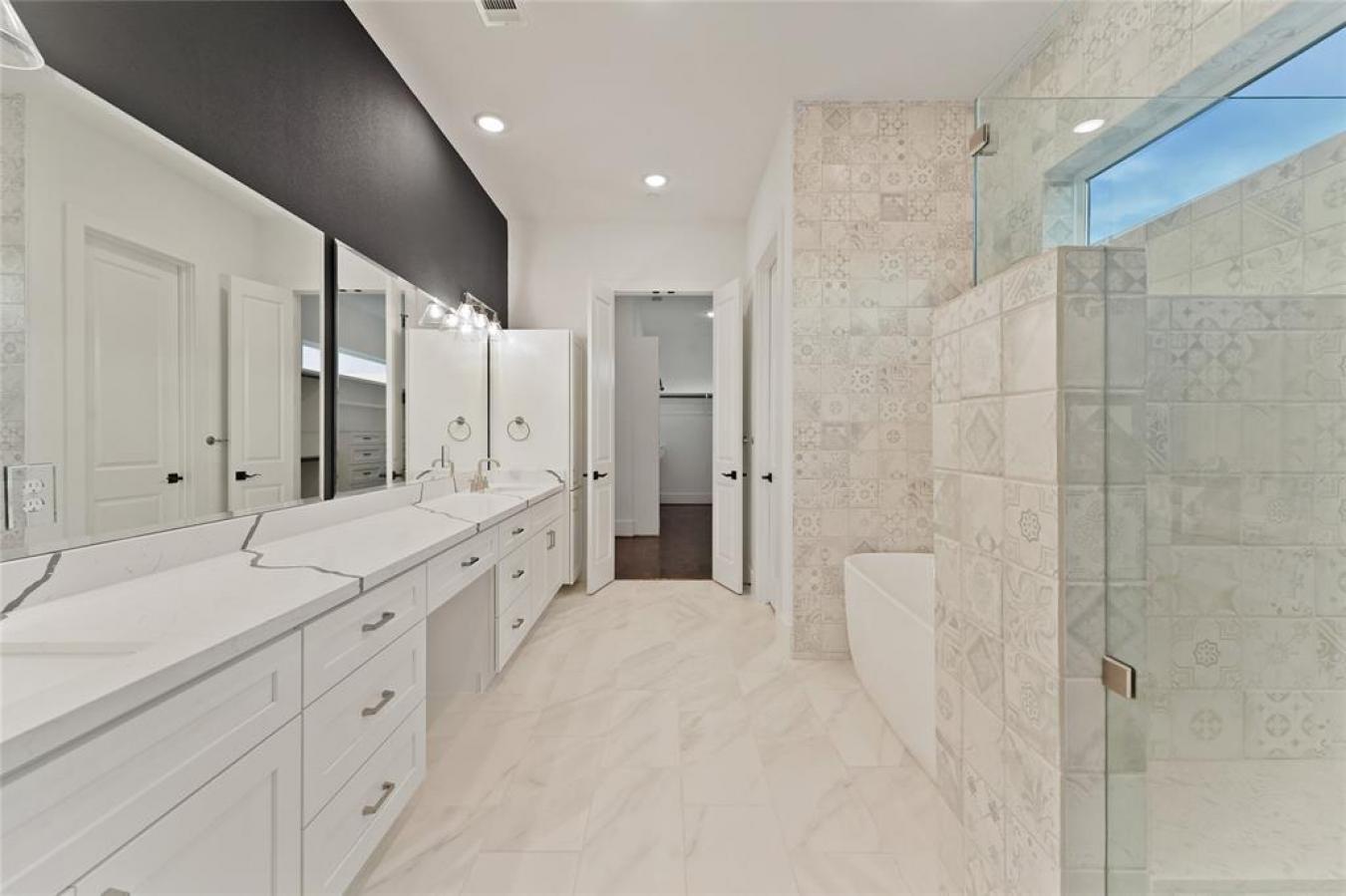 615 N Live Oak Street, Houston, TX, 77003, United States, 4 Bedrooms Bedrooms, ,4 BathroomsBathrooms,Residential,For Sale,615 N Live Oak Street,1292939