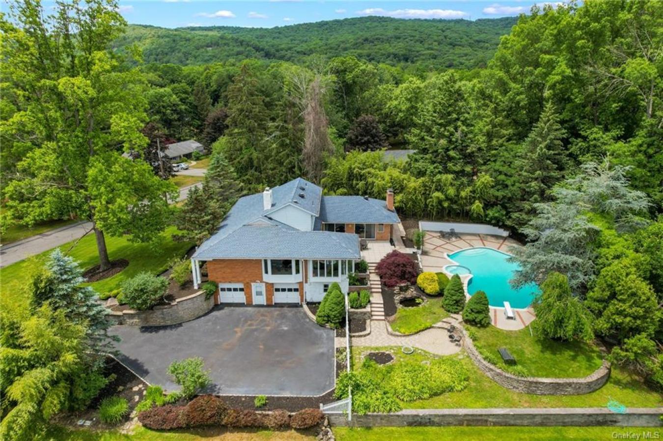 21 Orchard Circle, Ramapo, NY, 10901, United States, 4 Bedrooms Bedrooms, ,2 BathroomsBathrooms,Residential,For Sale,21 Orchard Circle,1295987