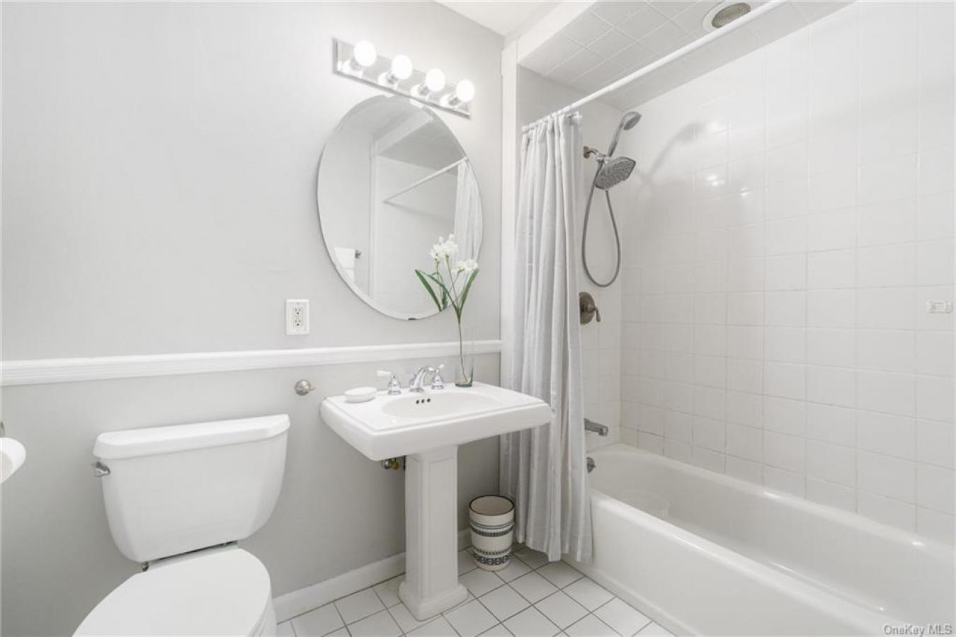 21 Orchard Circle, Ramapo, NY, 10901, United States, 4 Bedrooms Bedrooms, ,2 BathroomsBathrooms,Residential,For Sale,21 Orchard Circle,1295987